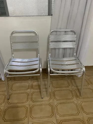 2 cadeiras de alumínio 50 cada uma