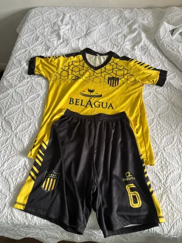 Short e camisa do penharol