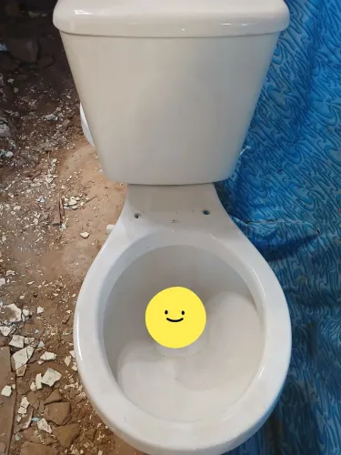 Vendesse dois vasos sanitário seminovos ..da marca deca.