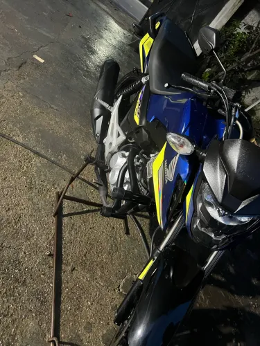 Moto nova. Bem conservada 