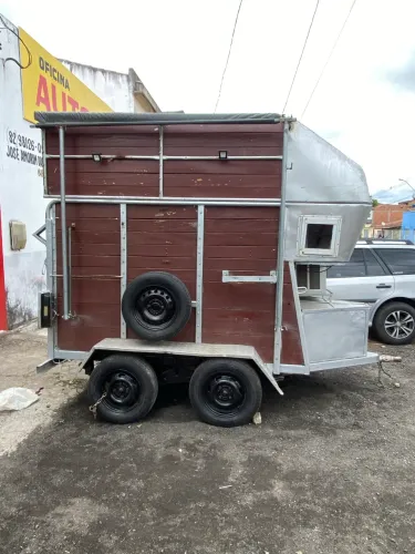 Reboque para dois cavalo completo 