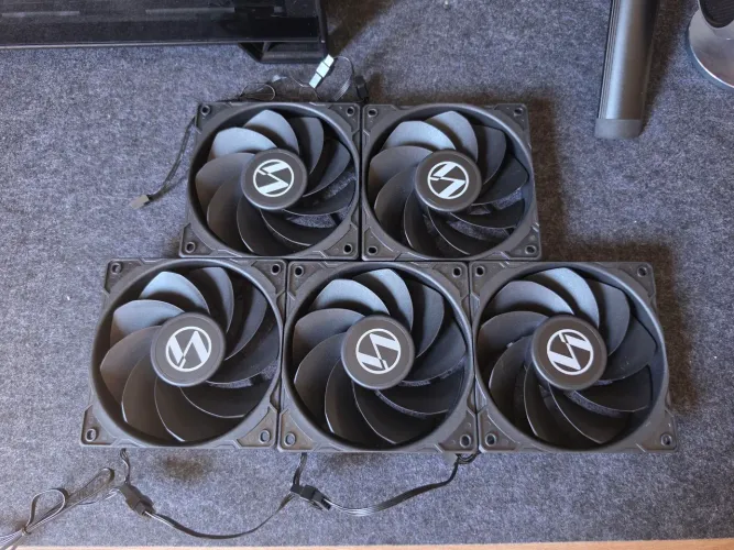 NUNCA Usadas! 5x fans Lian Li Reverse 120mm 1700rpm sem rgb
