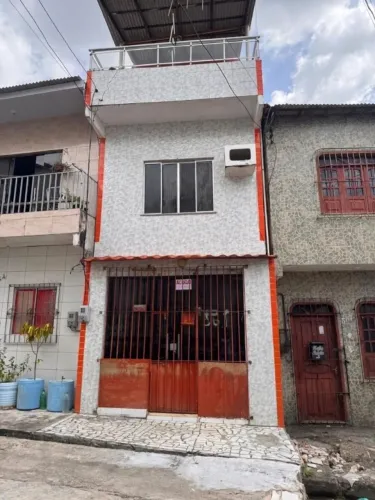 Alugo casa