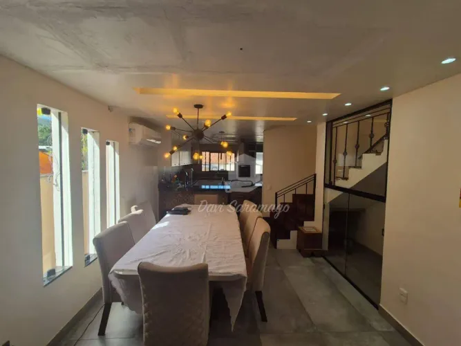 Casa com 3 Quartos à Venda