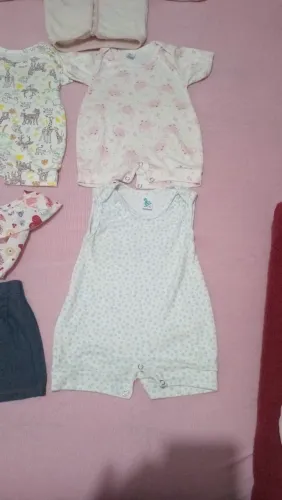 Lote de roupas de menina