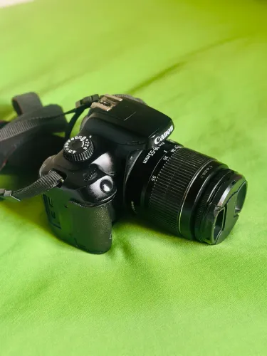 Câmera cânon rebel T100