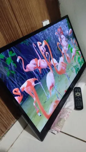 VENDO TV 32 TOP DE LED, NÃO E SMART, FUNCIONA PERFEITAMENTE, TV CONSERVADA!!!