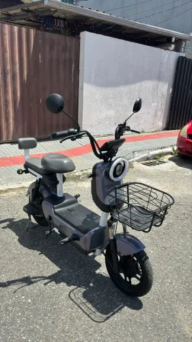 Scooter elétrica 