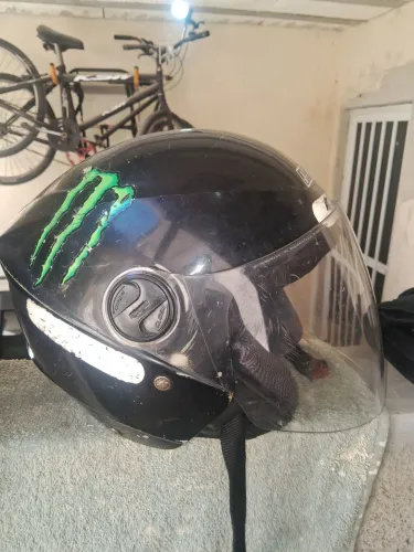 Capacete n° 58 usado em bom estado
