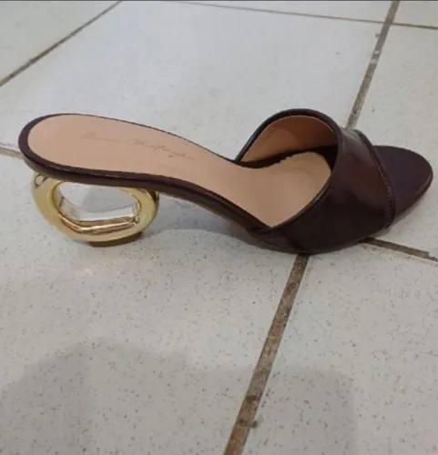 ? Tamanco Feminino Novo Marrom | SSalto Dourado Geométrico | Elegante | Nº 37