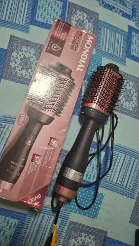 Escova secadora Black Rose Argan (Seca,escova e modela).<br>Seca,escova e modela vendo 150