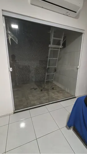 Portas dupla com vidro temperado