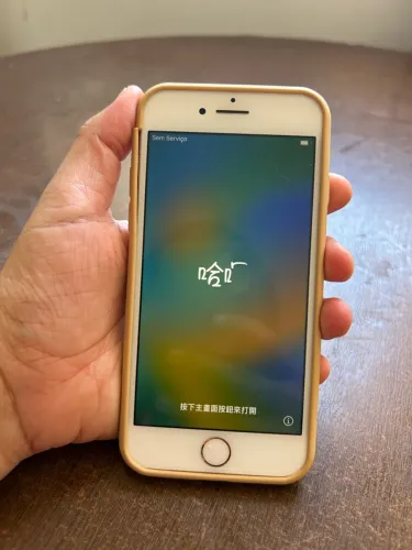 Celular iPhone 8