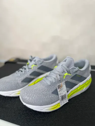 Tênis Adidas de corrida masculino Adistar 4