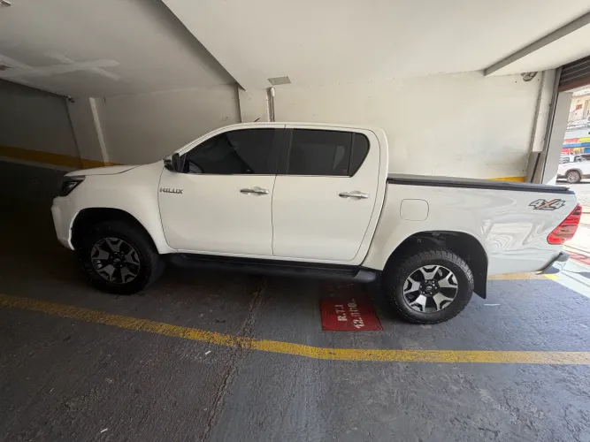 Toyota Hilux CD SRX 4X4 2.8 TDI 16V Diesel Aut. 2019