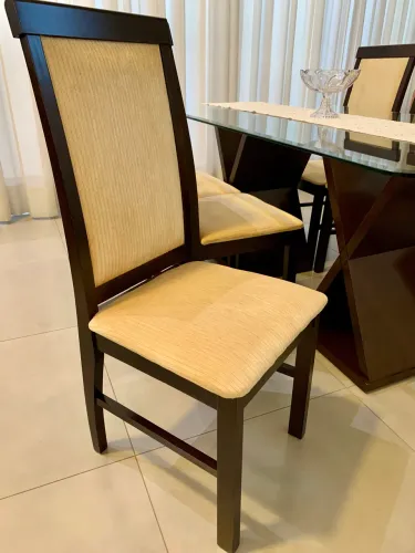 Mesa de jantar com 6 cadeiras
