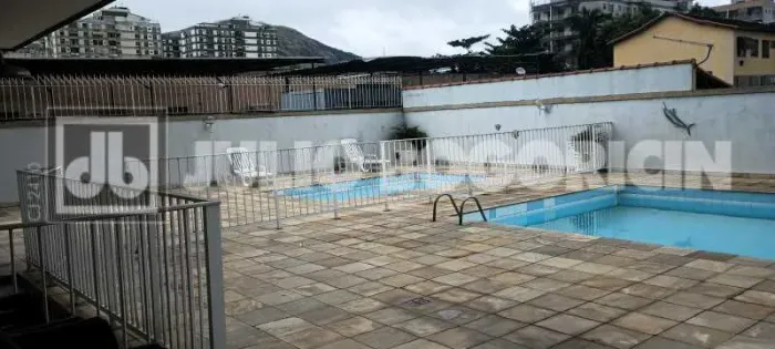 Apartamento - duas vagas de garagem-- Varanda-2 quartos- suíte!