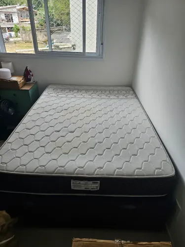 Vendo cama de casal com baú