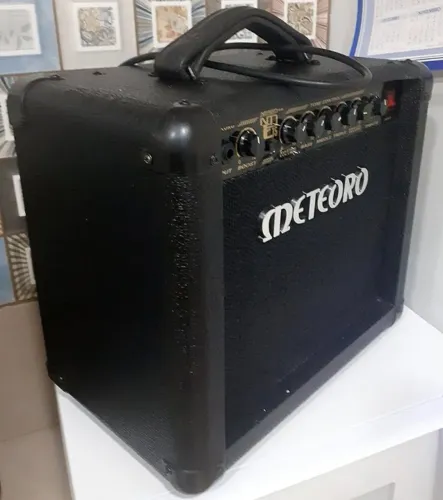 Caixa de Guitarra Amplificador Meteoro Nitrous Drive Com 16 efeitos NDE15 Estuda Troca  