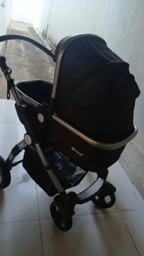 Carrinho e bebê conforto europeu