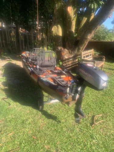 CAIAQUE DE PESCA + MOTOR 4 HP - COMPLETO