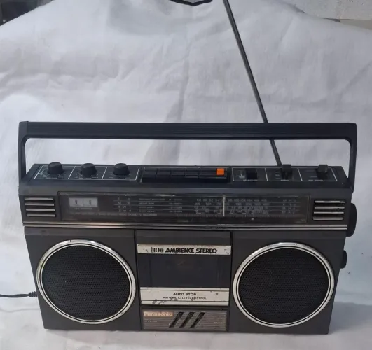Boombox Panasonic toca fitas não está funcionando 