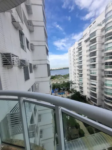 Oportunidade no Rio 2  Condomínio Frontlake 2 quartos 83 m2 andar alto