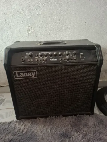 COMBO AMPLIFICADOR LANEY P65 PARA GUITARRA