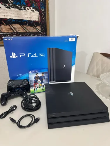 PS4 PRO 1TB 2 CONTROLES COMPLETO