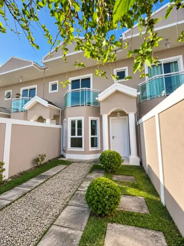 Casa para locação no Vale das Palmeiras Macaé | 2 suítes e quintal