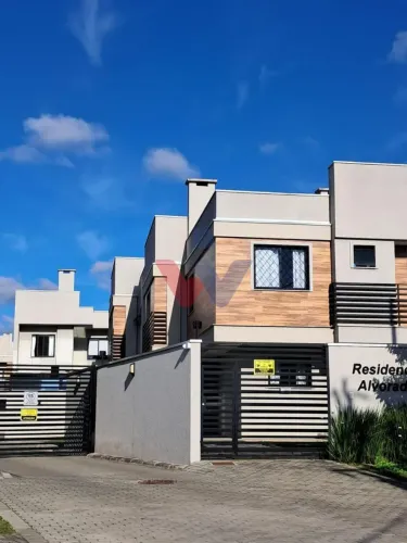 Sobrado à Venda em Condomínio Fechado Uberaba, Curitiba PR 3 Dorms e 2 Vagas