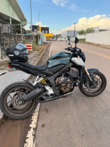 CB 650R Limited Edition Verde
