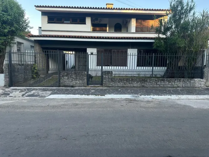 Oferta - Sobrado alto padrão prox. Santa Casa em São Gabriel
