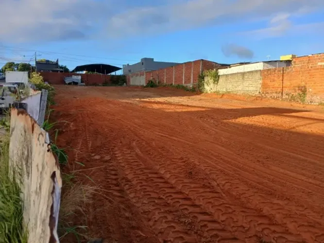 Alugo Terreno com 2.500M² Prox. a Maria Lacerda e Av Airton Sena