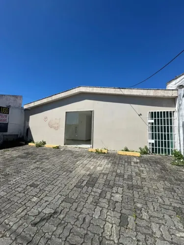 Ponto Comercial no Edson Queiroz | 5 Quartos, 4 Banheiros e 4 Vagas de Garagem