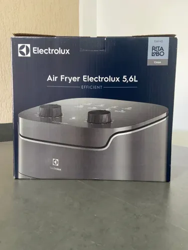 Air Fryer Electrolux por Rita Lobo 5,6L Cinza Efficient Economia de Energia 1400W (EAF40)