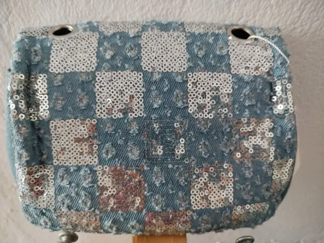 Bolsa de Mão Jeans Bordada com Paetê