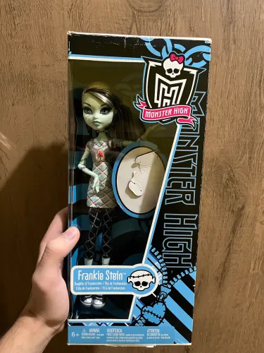 Monster High Frankie Passeio no Shopping / Killer Style