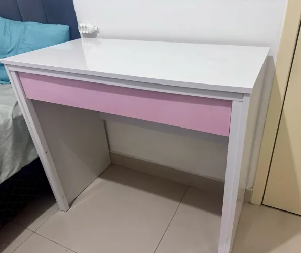 Escrivaninha com gaveta | mesa 