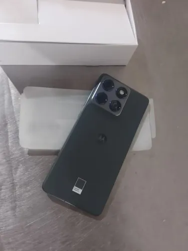 Vendo telefone zero na caixa nunca usado ,edge 70 Motorola 256 gigas 1700 reais