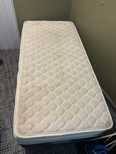 Vendo Cama Box + Colchão de Solteiro