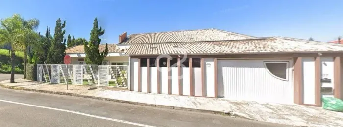 Casa com Piscina na Vila Lenzi