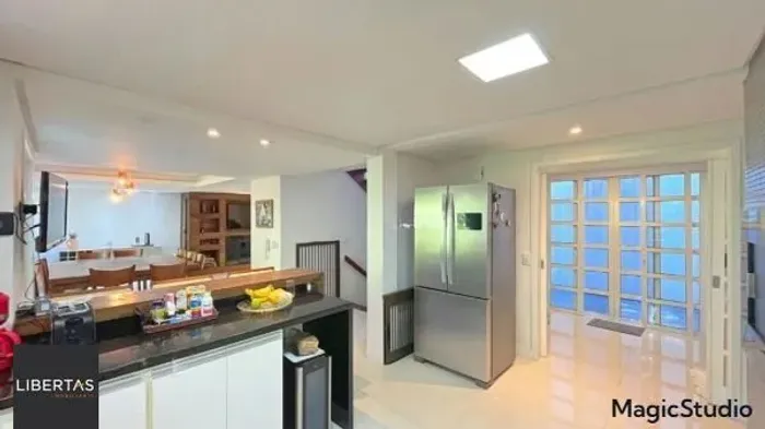 Casa em Condomínio na Pedra Redonda | 4 Dormitórios | 297m² | 4 Vagas | Solar Biarritz