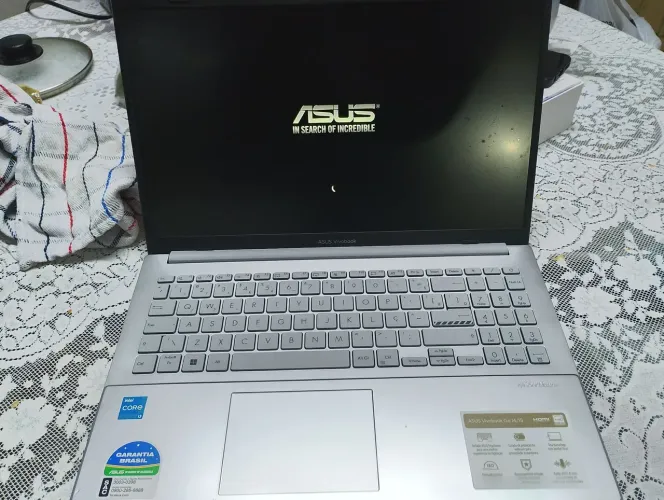 Notebook Asus quase sem uso