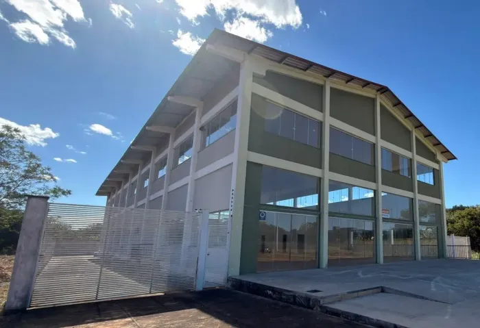 GALPÃO 840m² PLANO DIRETOR NORTE