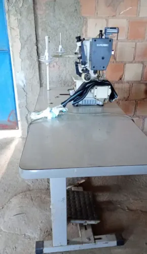 Vende-se máquina de passar elastico
