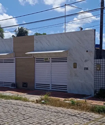 Aluga-se casa