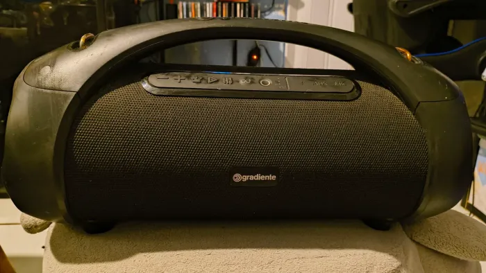 Caixa de Som Portátil Gradiente Intense GSP300 100W RMS