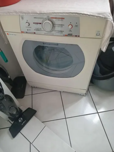 Máquina de seca roupas