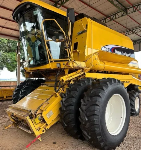 Colheitadeira New Holland TC 59